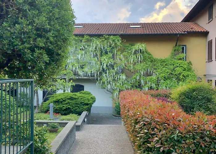 Miniloft Con Piscina Di Lecco Apartment